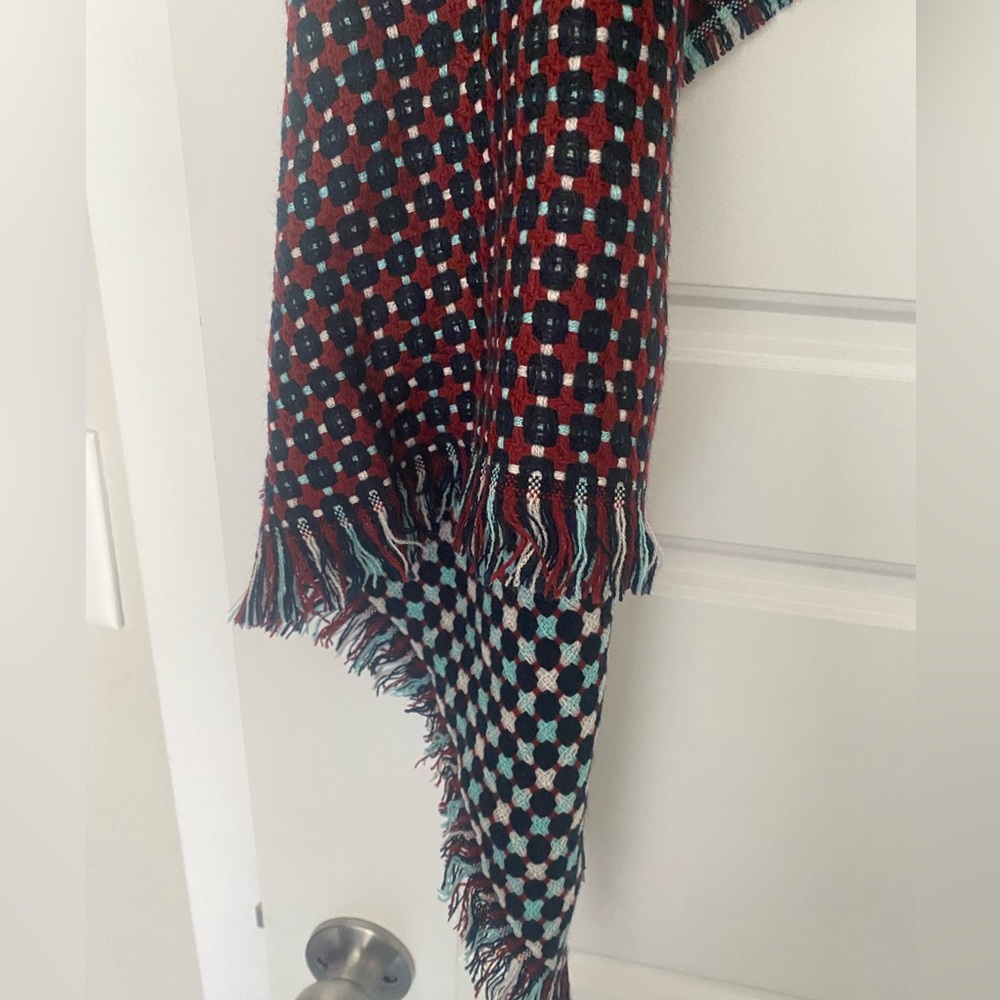 Gorgeous Echo Woven Fringe Scarf/ Pashmina in Teal, Red & Black - Picture 7 of 9
